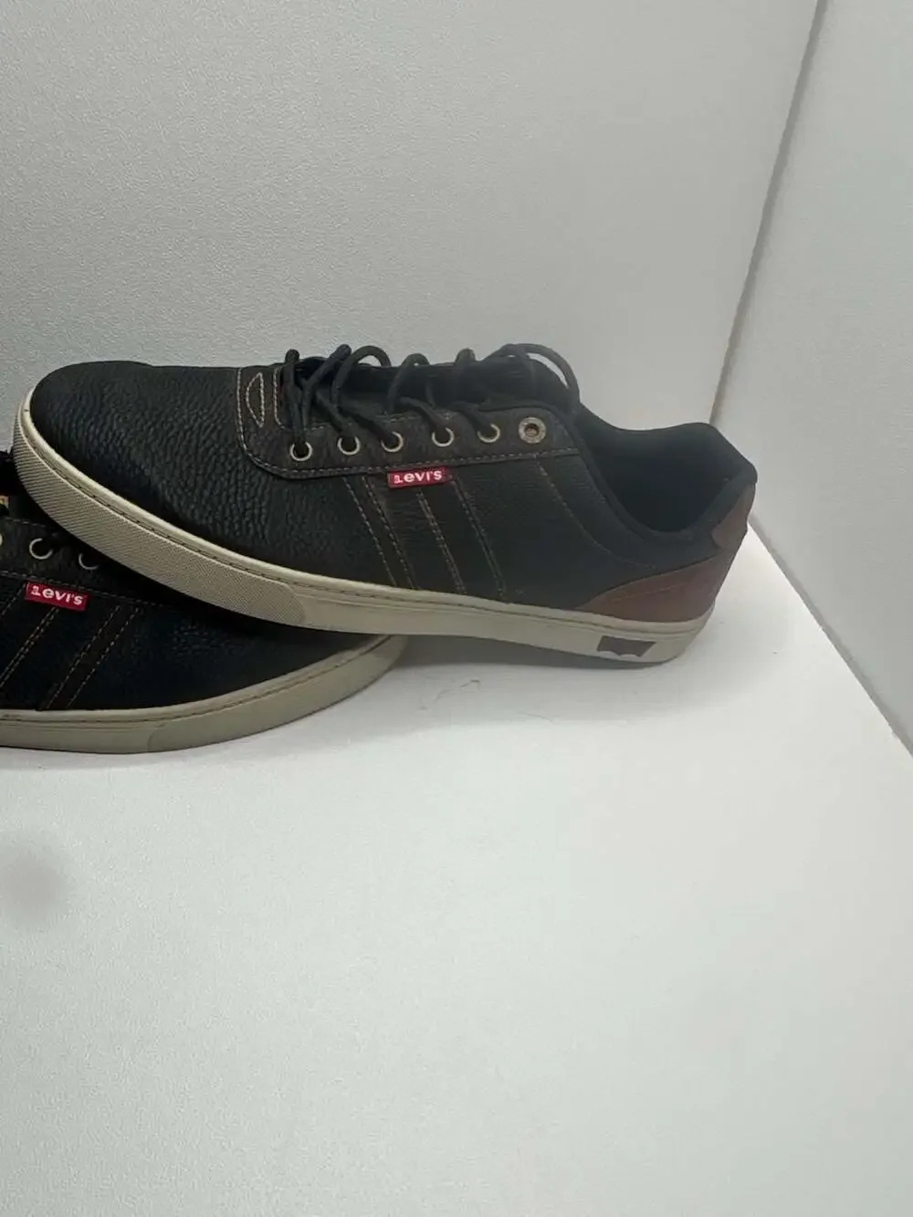 Levi's Jason-WX Low Top Casual Sneakers in Black/Tan